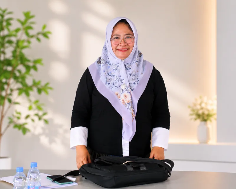 Dr. NURHAYATI